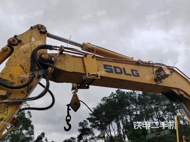 小臂整體左后（工作和回轉(zhuǎn)裝置）