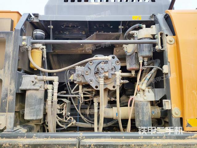 液壓泵艙室正面整體（整機(jī)外觀）