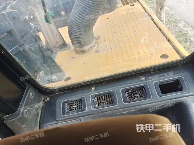 駕駛室左后45度（駕駛室部分）