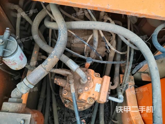 回轉(zhuǎn)馬達(dá)（上車部件）