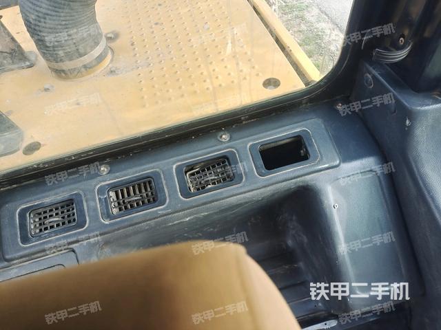 右側(cè)玻璃角標(biāo)（駕駛室部分）