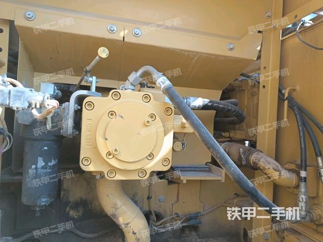 液壓泵斜45?右(大件艙室) 液壓泵斜45?右(大件艙室)