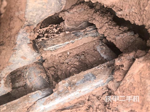 右側(cè)履帶整體（行走機構(gòu)）