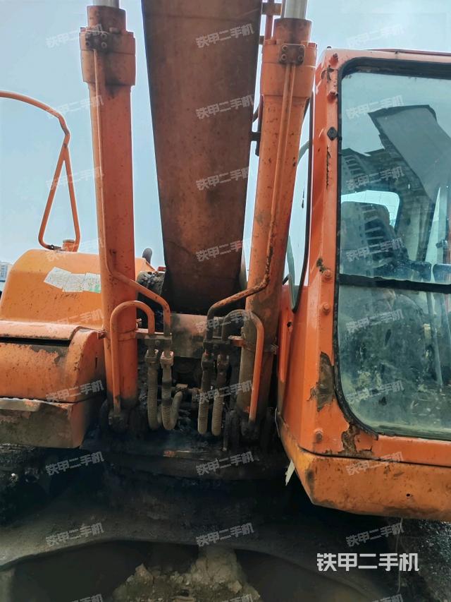 大臂油缸整體?豎拍（工作和回轉(zhuǎn)裝置）