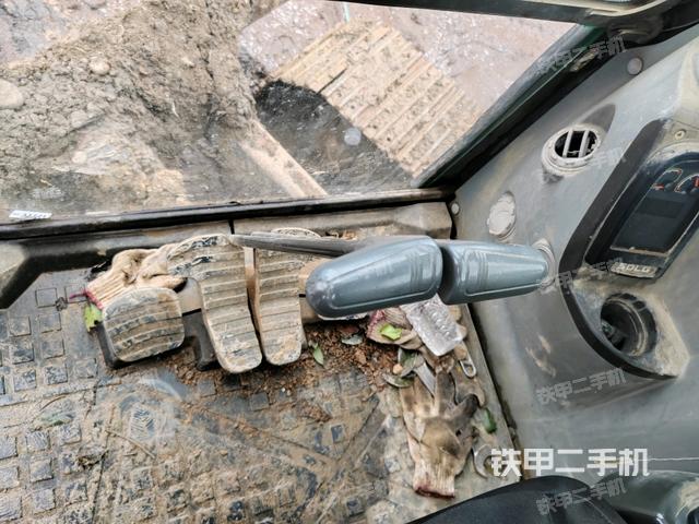 座椅左側(cè)控制臺/音響/含左手柄（駕駛室部分）