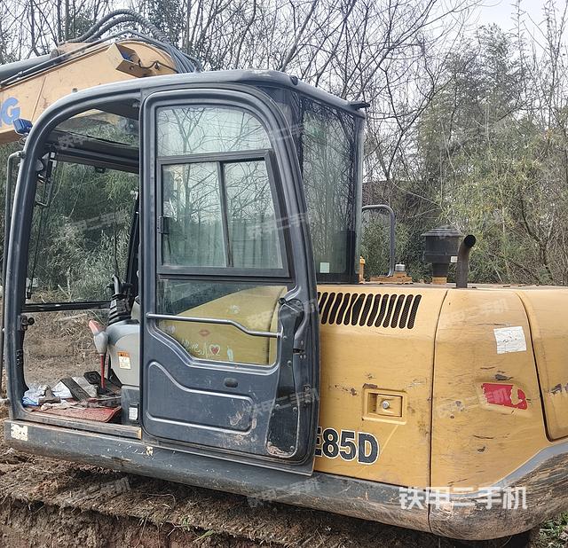 驾驶室整体（整机外观）