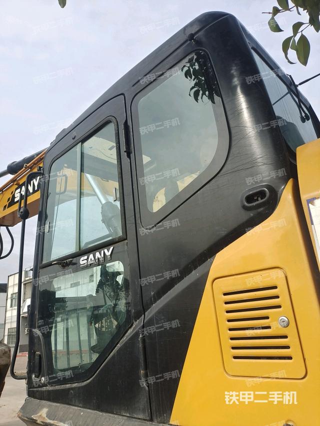 座椅左側(cè)控制臺/音響/含左手柄（駕駛室部分）