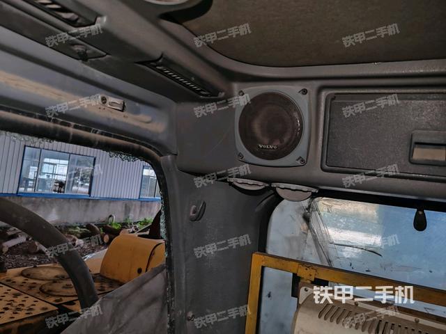 駕駛室正側(cè)（駕駛室部分）