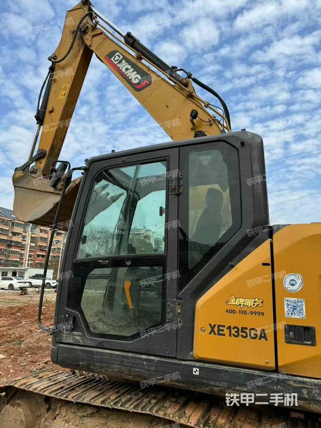 駕駛室整體（整機(jī)外觀）