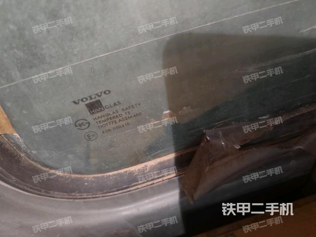 后窗玻璃角標（駕駛室部分）