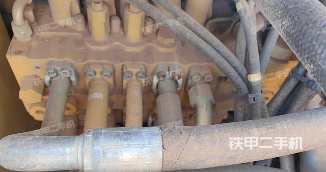 駕駛室頂部（整機(jī)外觀）