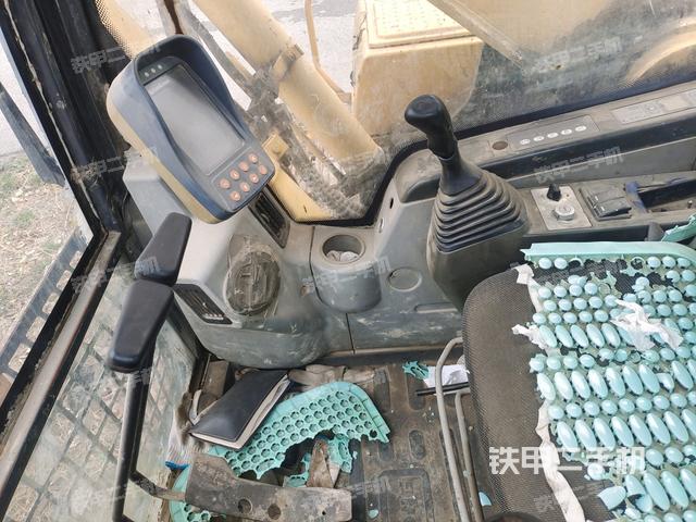 駕駛室左后45度（駕駛室部分）