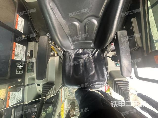 駕駛室整體（整機(jī)外觀）