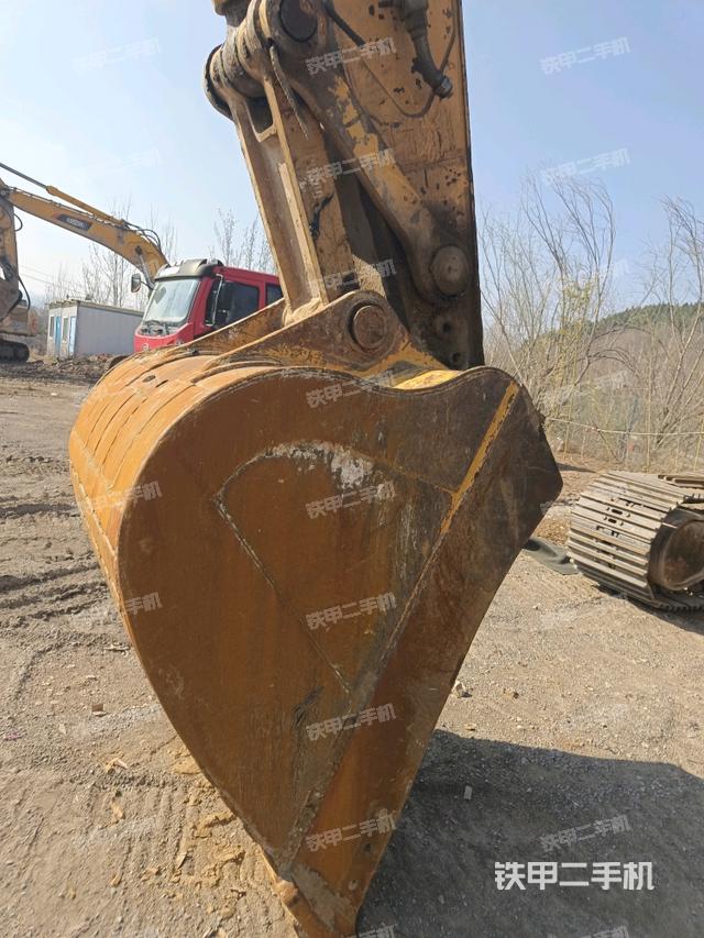 鏟斗右后整體（工作和回轉(zhuǎn)裝置）