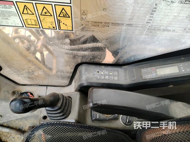 座椅右侧控制台/钥匙门/油门/含右手柄（驾驶室部分）