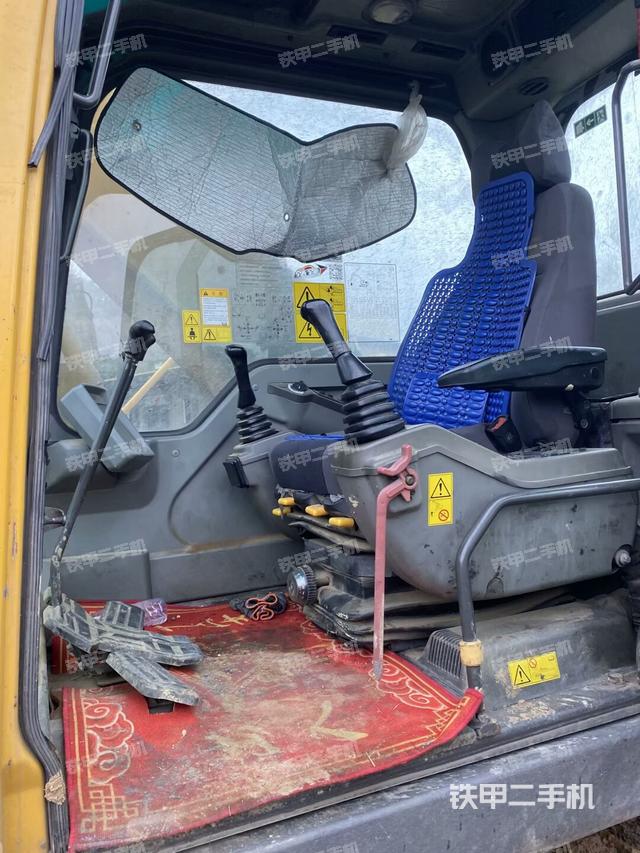 駕駛室整體（整機(jī)外觀）