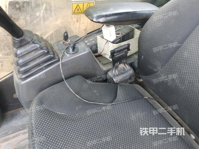 后窗玻璃角標(biāo)（駕駛室部分）