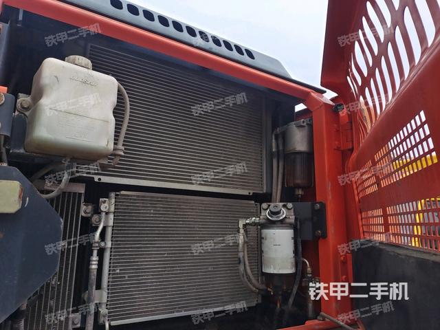 液壓泵斜45?左(大件艙室) 液壓泵斜45?左(大件艙室)