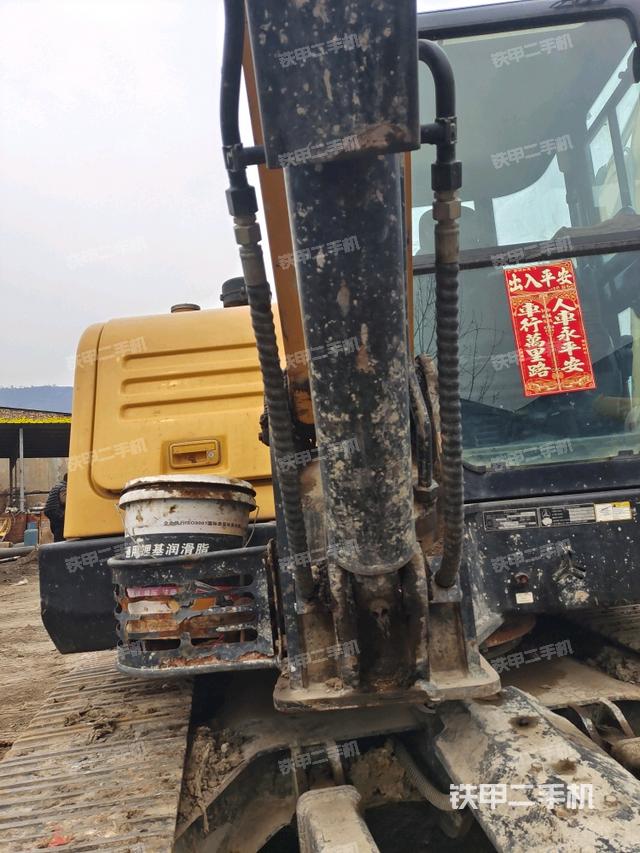 轉(zhuǎn)盤和下車架正前（工作和回轉(zhuǎn)裝置）