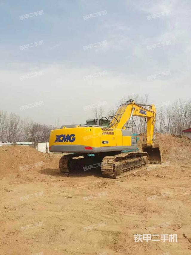 駕駛室頂部(整機外觀) 駕駛室頂部(整機外觀)