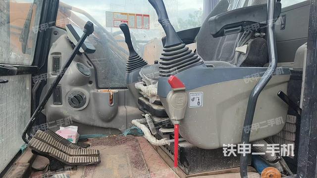 驾驶室整体（整机外观）