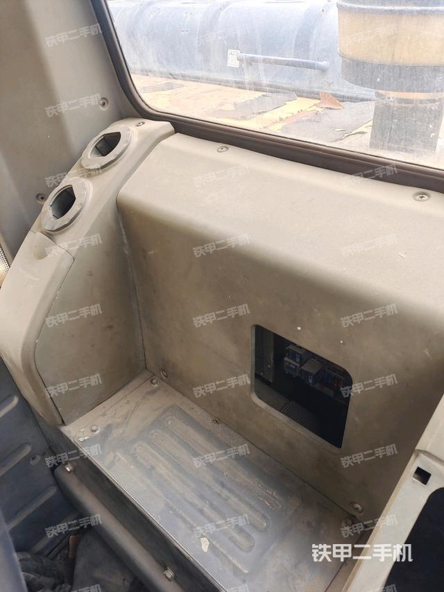 座椅后部（駕駛室部分）