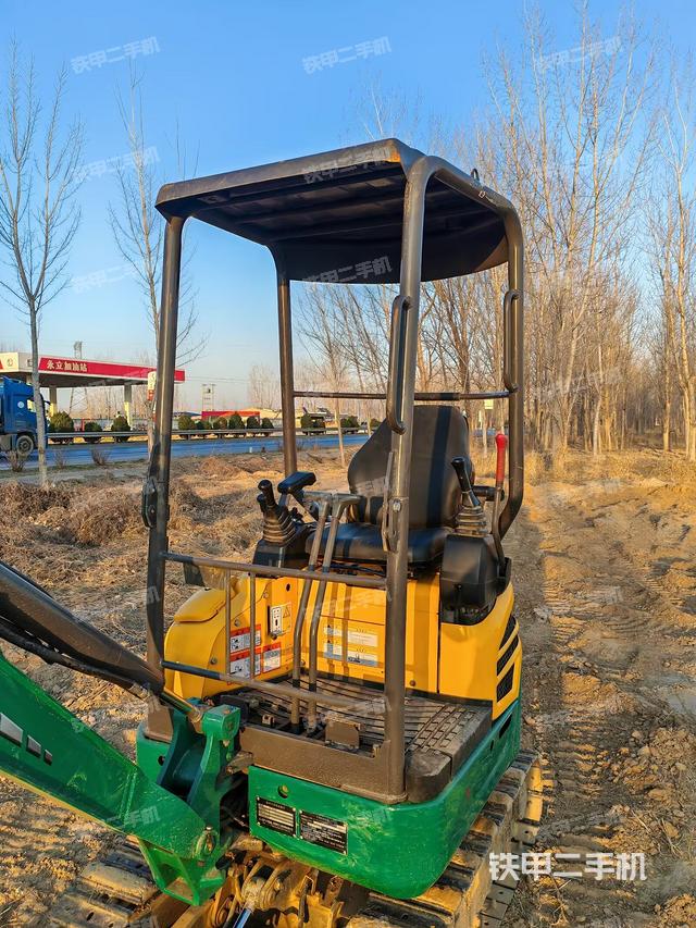 駕駛室頂部（整機(jī)外觀）