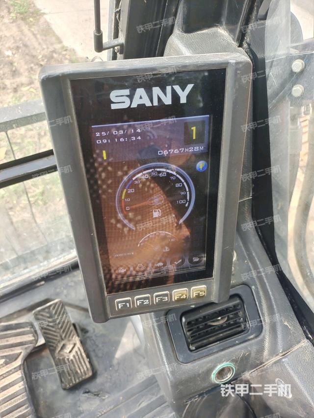 駕駛室正側(cè)（駕駛室部分）