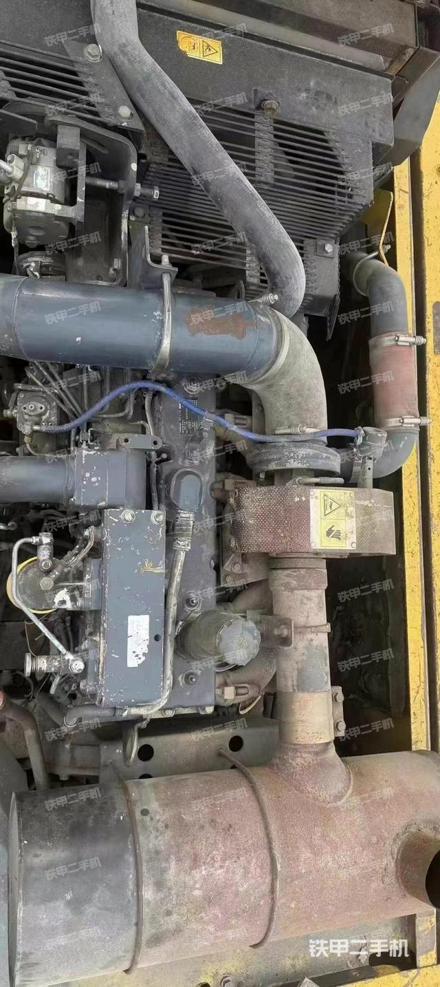 發(fā)動機整體俯視(整機外觀) 發(fā)動機整體俯視(整機外觀)