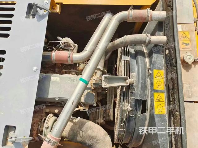 發(fā)動機整體俯視(整機外觀) 發(fā)動機整體俯視(整機外觀)