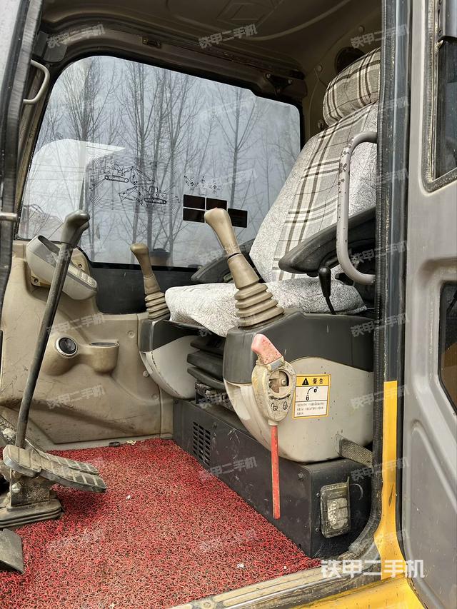 駕駛室頂部（整機(jī)外觀）