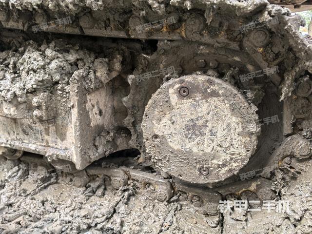 右驅(qū)動輪（行走機構）