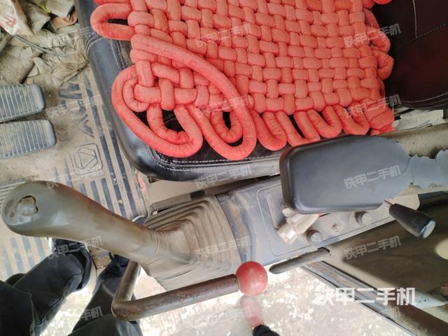 座椅左側(cè)控制臺(tái)/音響/含左手柄(駕駛室部分) 座椅左側(cè)控制臺(tái)/音響/含左手柄(駕駛室部分)