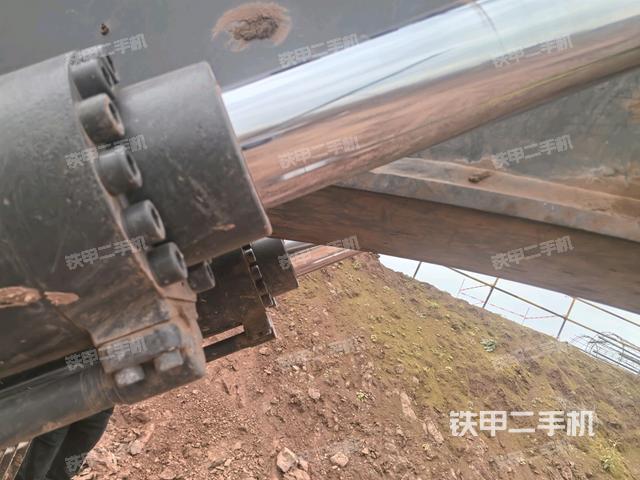 大臂油缸整體?豎拍（工作和回轉(zhuǎn)裝置）