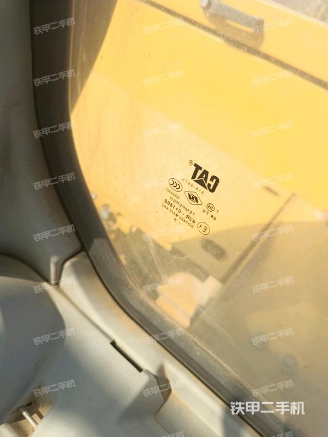 座椅右側控制臺/鑰匙門/油門/含右手柄(駕駛室部分) 座椅右側控制臺/鑰匙門/油門/含右手柄(駕駛室部分)