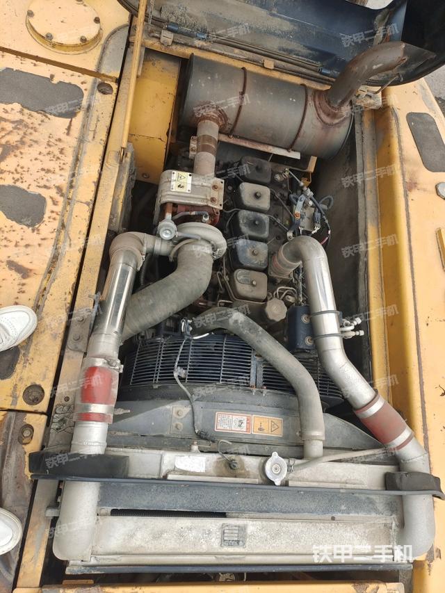 散熱器正面(大件艙室) 散熱器正面(大件艙室)