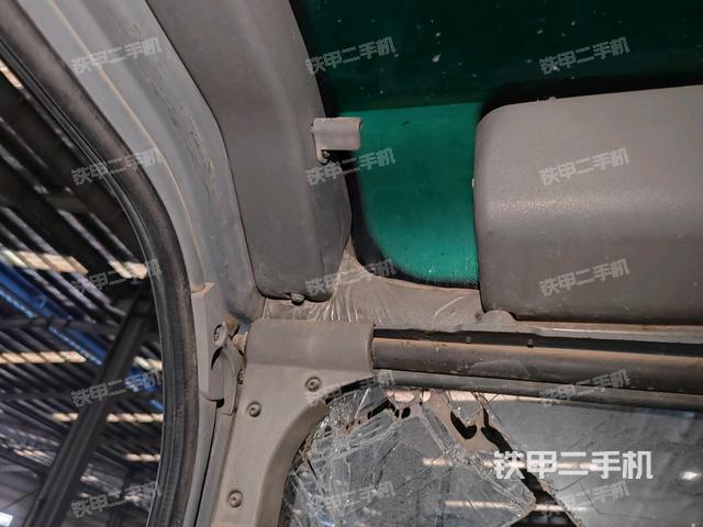 右側(cè)玻璃角標（駕駛室部分）