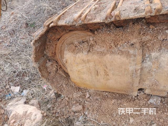 左驅(qū)動輪（行走機(jī)構(gòu)）