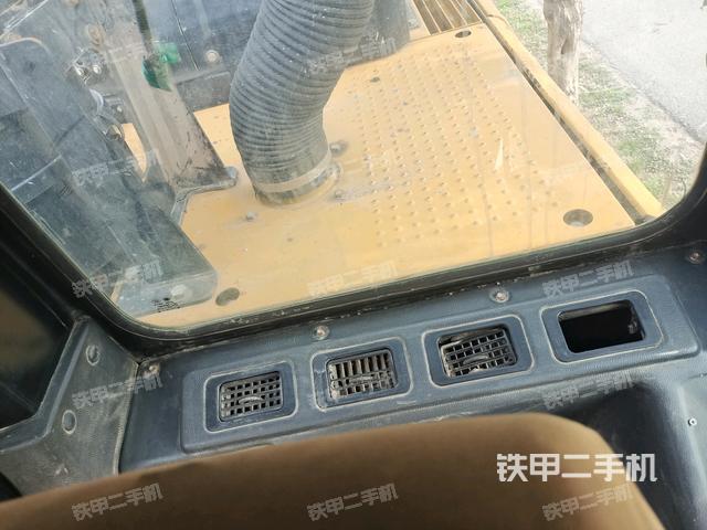 駕駛室左前45度（駕駛室部分）