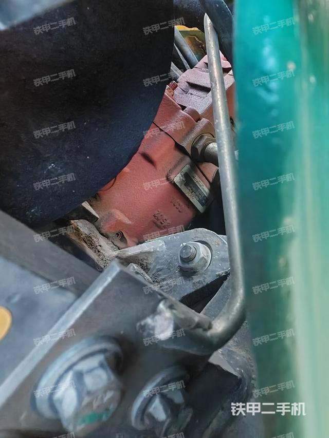 液壓泵艙室正面整體（整機(jī)外觀）