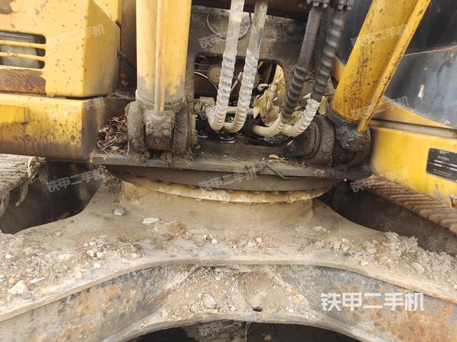 大臂背部俯視（工作和回轉(zhuǎn)裝置）