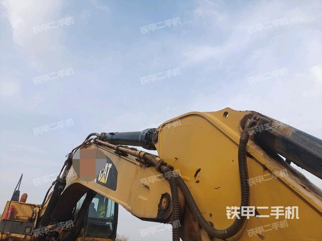 大臂油缸整體?豎拍（工作和回轉(zhuǎn)裝置）