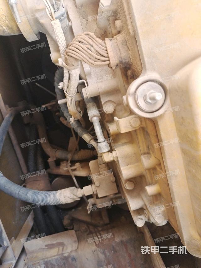 中央回轉(zhuǎn)接頭特寫（上車部件）