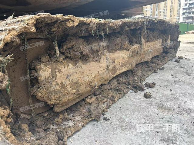 單側(cè)履帶整體（整機(jī)外觀）