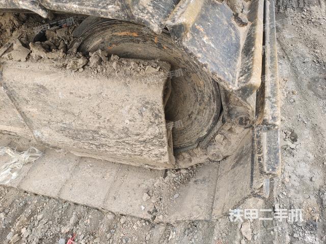 右驱动轮（行走机构）