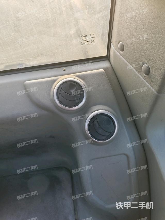 后窗玻璃角標(biāo)（駕駛室部分）