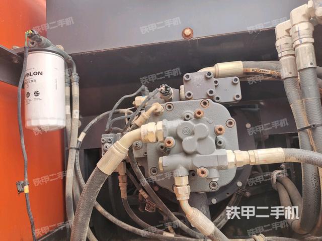 液壓泵斜45?右(大件艙室) 液壓泵斜45?右(大件艙室)