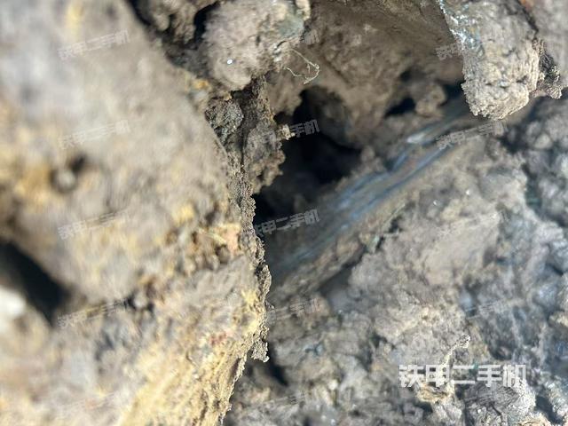 液壓泵艙室正面整體（整機(jī)外觀）