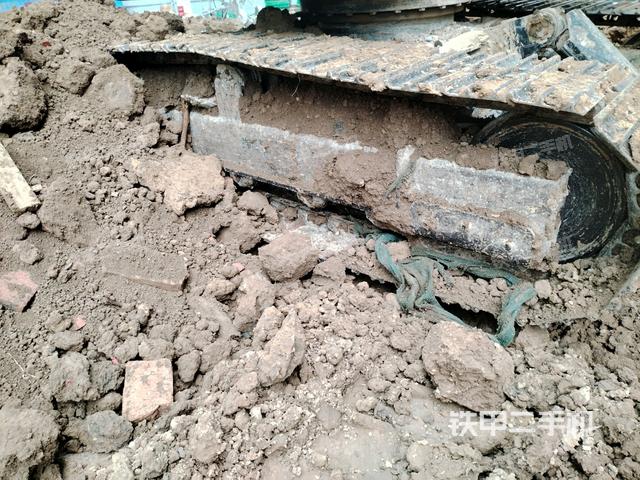 右側(cè)履帶整體?（行走機構(gòu)）