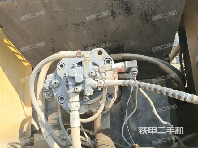 液壓泵斜45?右（大件艙室）